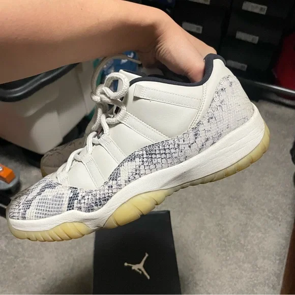 Jordan 11 Retro Low Light Bone Snakeskin Size 12 - Picture 4 of 11